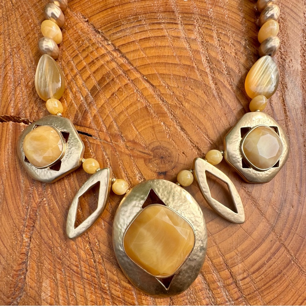 CHICO’S Hammered Goldtone and Butterstone Statement Necklace 22.5”